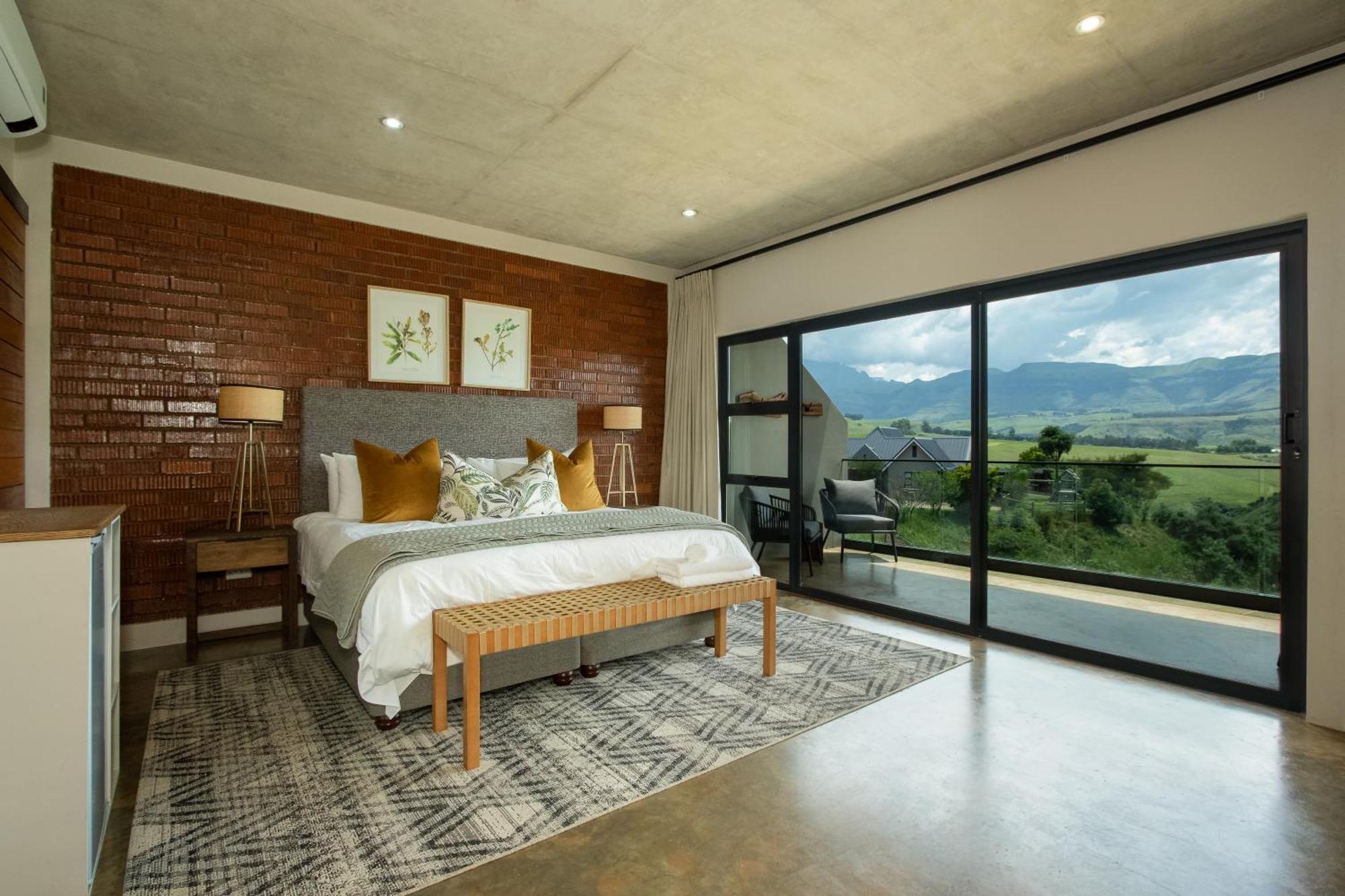 Dragonview Lodge Champagne Valley Εξωτερικό φωτογραφία