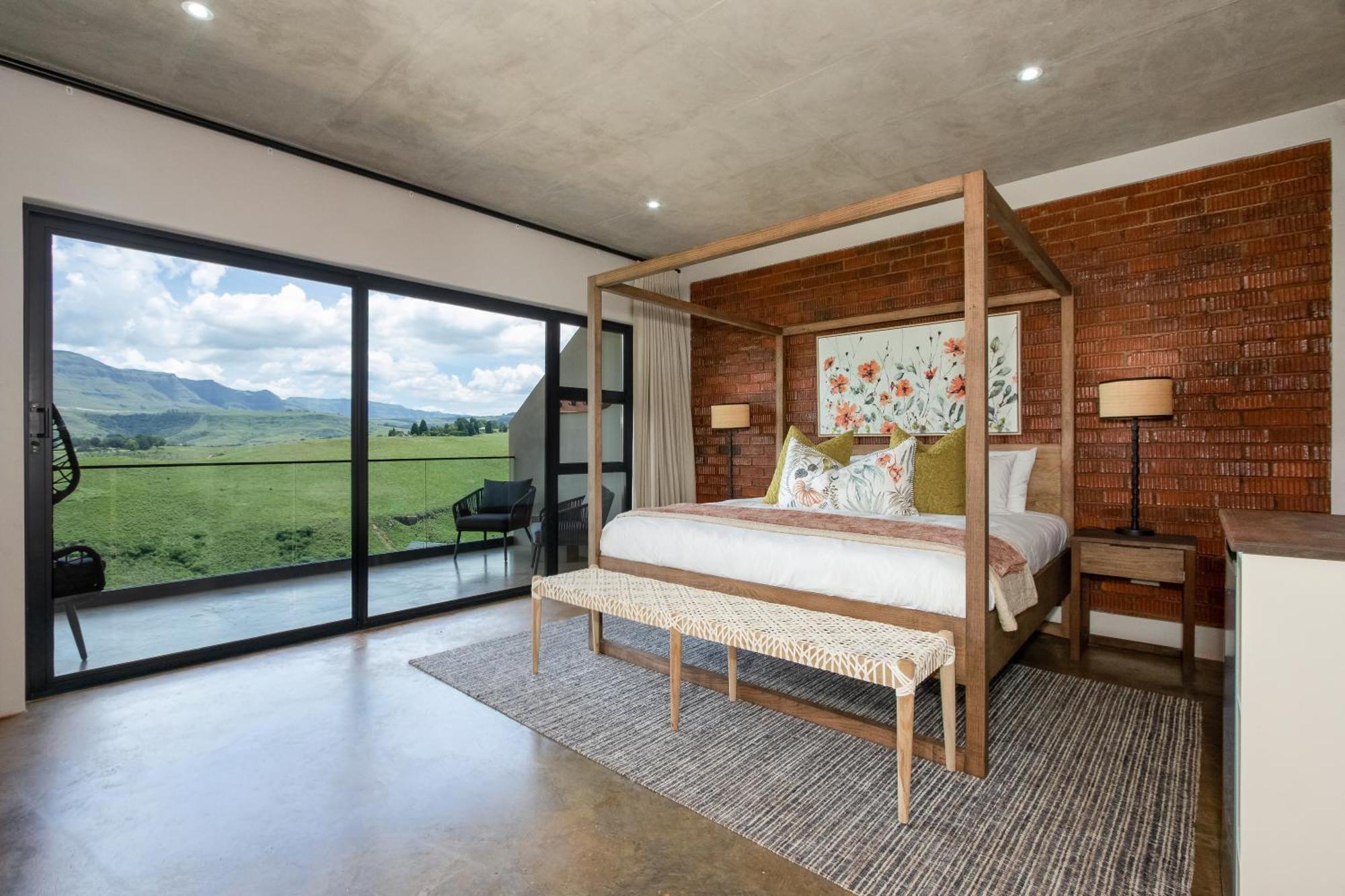 Dragonview Lodge Champagne Valley Εξωτερικό φωτογραφία