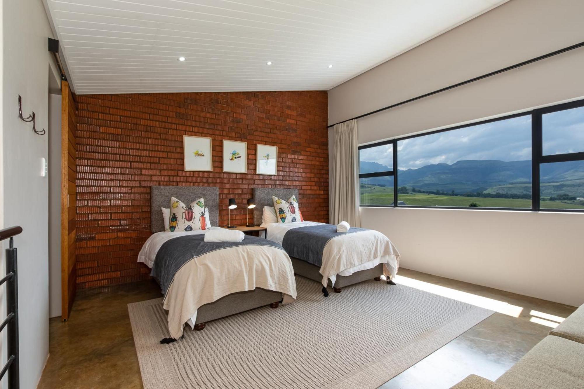Dragonview Lodge Champagne Valley Εξωτερικό φωτογραφία