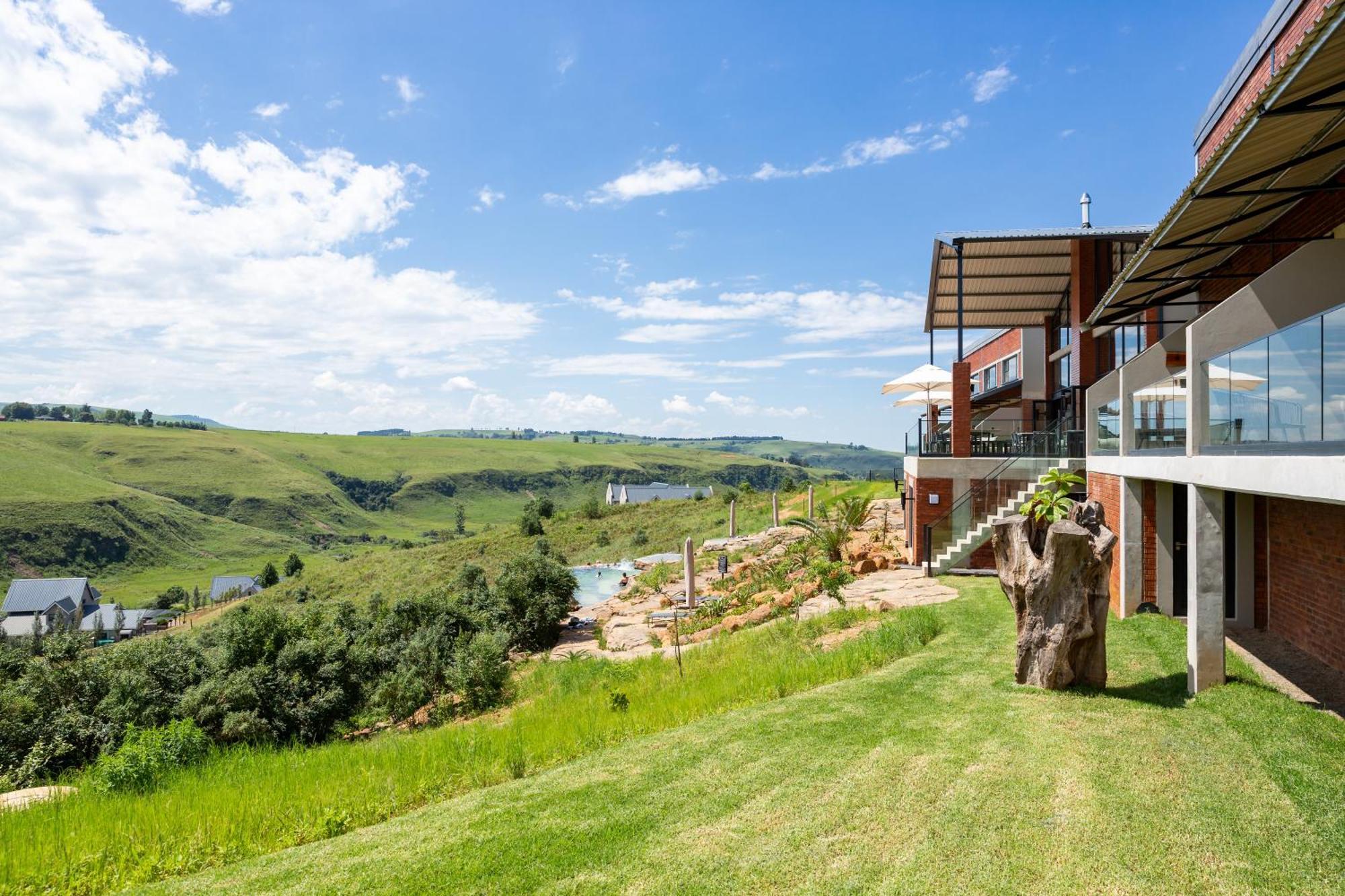 Dragonview Lodge Champagne Valley Εξωτερικό φωτογραφία